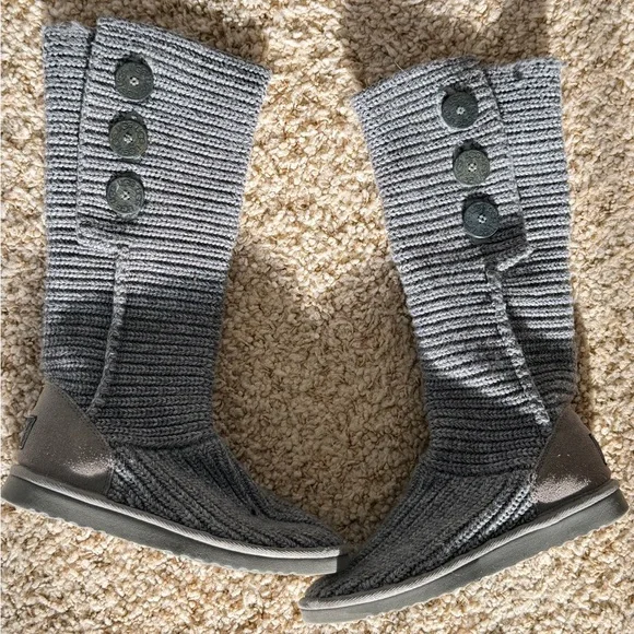 UGG Gray Knit Boots - Picture 2 of 9